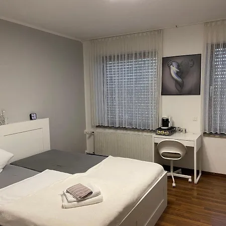 Отель Hotel-kronenhof 2*